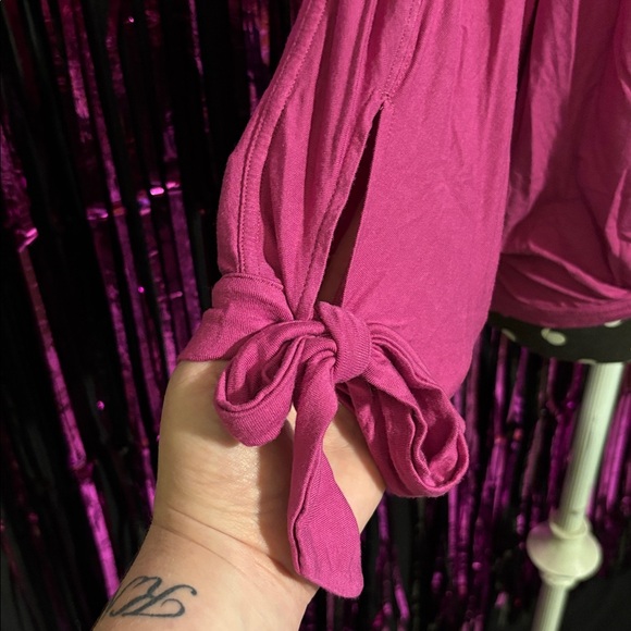 {Free People} Dark Pink Top - Picture 2 of 2